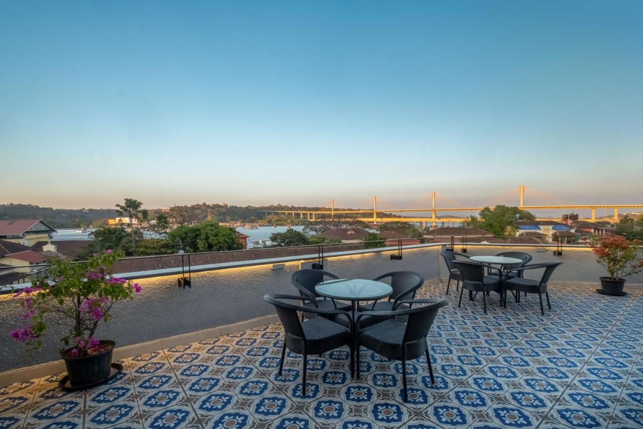 O Pierre - Fontainhas Hotel ปณชี ภายนอก รูปภาพ